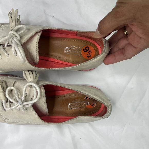 Coach Zinnia Nubuck Leather Tassel Loafer Oxford Flat Shoe Light Sand, size 9.5B - Picture 8 of 9